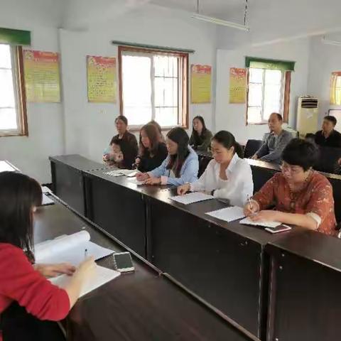 垭口街道平安社区召开严惩犯罪弘扬社会正气 座谈会