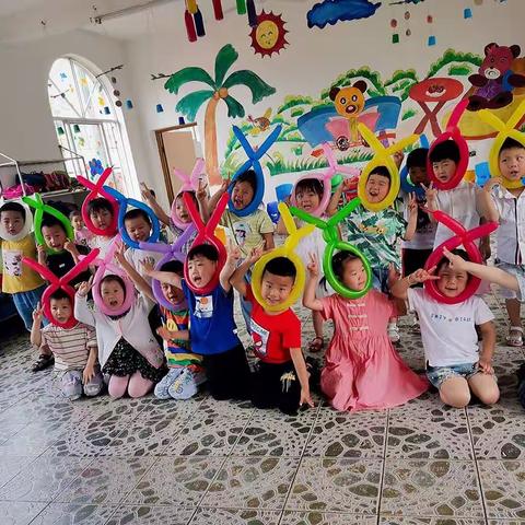 “给幼儿最美好的童年，给人生最坚实的起步”