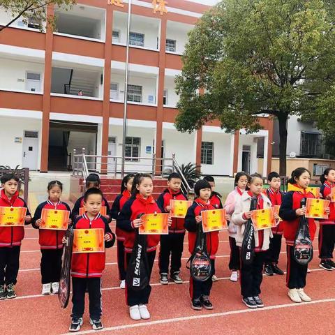 落实“双减”强体质，体操竞演亮英姿