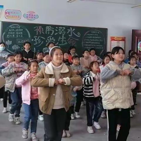 城东小学：歌舞青春  快乐成长