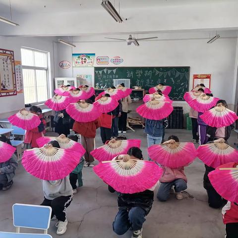 城东小学：舞动人生  快乐成长
