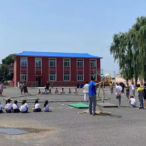 老君小学防溺水安全教育活动