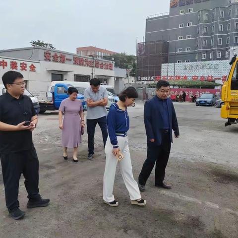 中心领导到一场开展节前安全检查工作