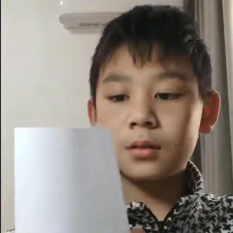 一张纸的“变形计”——用长方形纸卷圆柱                                                六年级数学特色作业