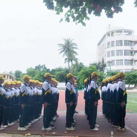 学军人之风采，强少年之意志