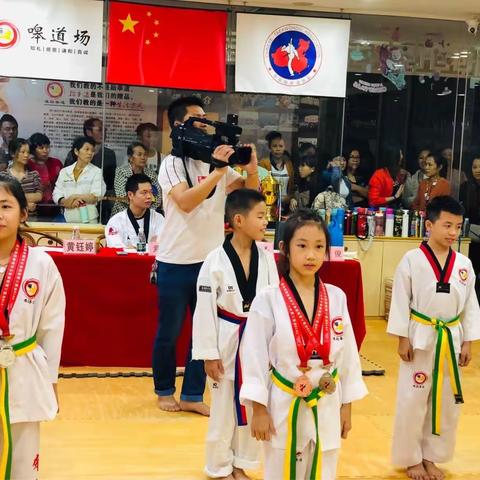 红蜻蜓跆拳道班火热来袭❗️❗️❗️     加入我们一起见证不平凡的自己。