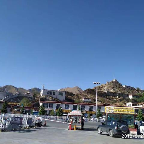 布达拉宫之旅