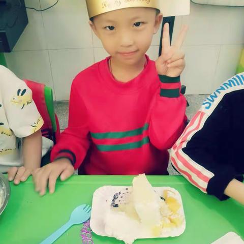 我7⃣岁啦！祝我们梓欣小朋友生日快乐，健康成长哦🎉🎉🎉🎉🎈❤