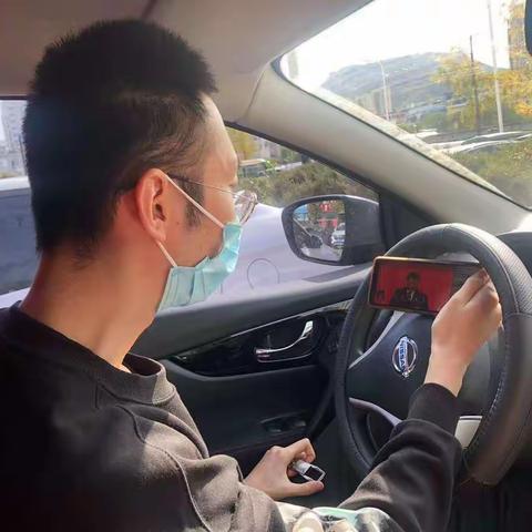 本溪分行财务会计部积极组织全体员工观看二十大开幕盛况