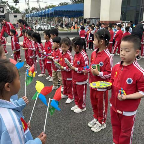 小手拉小手，赋能共成长