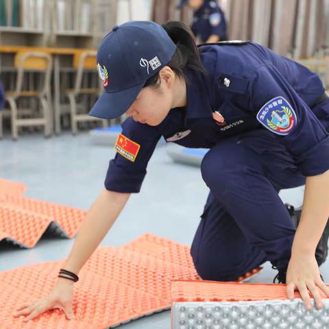 “警营帮我弥补了遗憾！”—龙岗少年警营开展毕业季专场活动