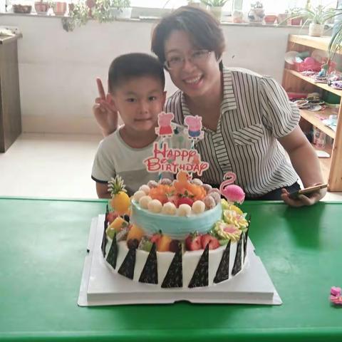 祝中一班刘宇航小朋友生日快乐，健康快乐每一天。