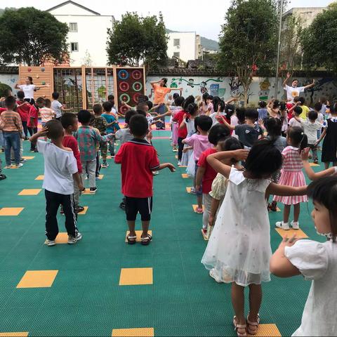 石阡县本庄镇幼儿园——大一班第三周“精彩瞬间”