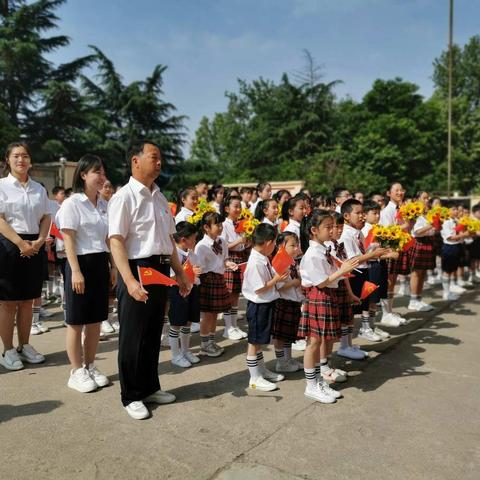 【坡头镇第三小学】“礼赞建党百年，书写奋进新篇”——书法家进校园活动在济源市坡头镇第三小学成功举行