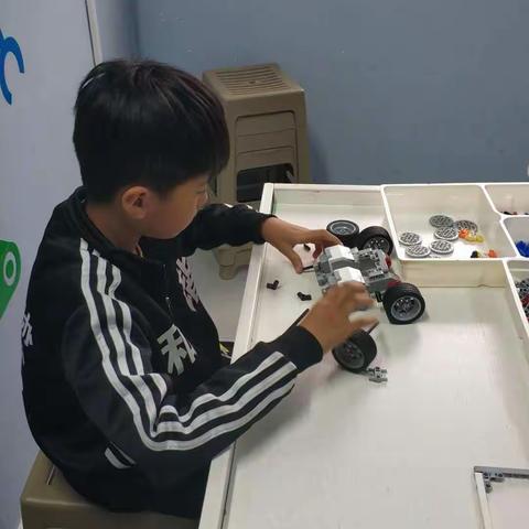 本课主题《吉普车》