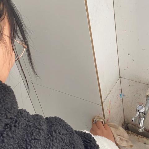 以“劳”树德，以“劳”育美