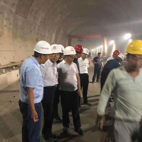 中国铁路太原局集团有限公司副总经理白沛锋莅临西南环线调研检查工作