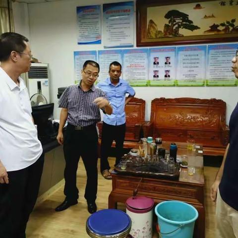 儋州市旅文局领导到扶贫一线指导工作并传达学习省市扶贫指挥部会议精神