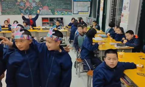 春满三月 遇见美好 童心飞扬 精彩有我--展辉小学186班