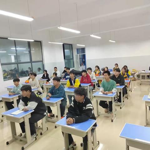 鄢陵国庆高级中学10月份团日活动工作汇报