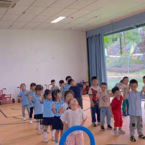 【少年先锋报华威幼儿园】中四班第十八周精彩瞬间