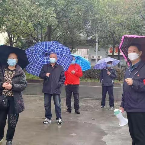 株洲市人社局党员干部 小区战疫一线的“志愿红”