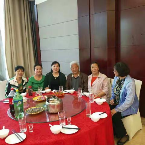 5月19日歌友来博州宾馆参加易如山女儿结婚典礼仪式，