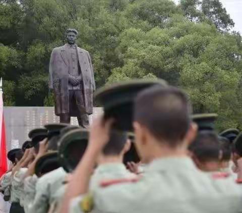 缅怀革命烈士 传承红色精神