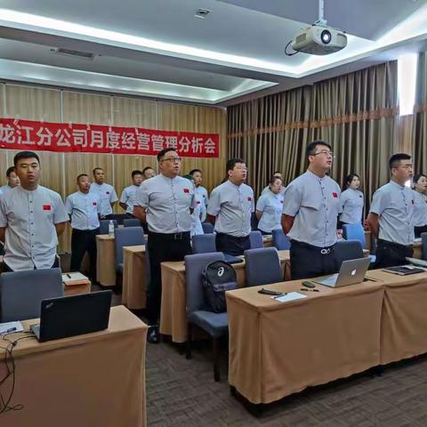 铁骨铮铮，为何低头