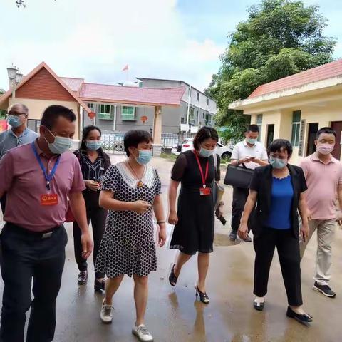 省民政厅陈月花副厅长到琼中县福利中心养老院调研
