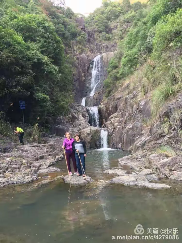 潮安万峰山三叠泉图片