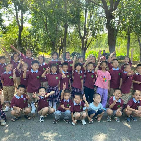 一（六）班“寻找秋天”主题活动如期开展啦