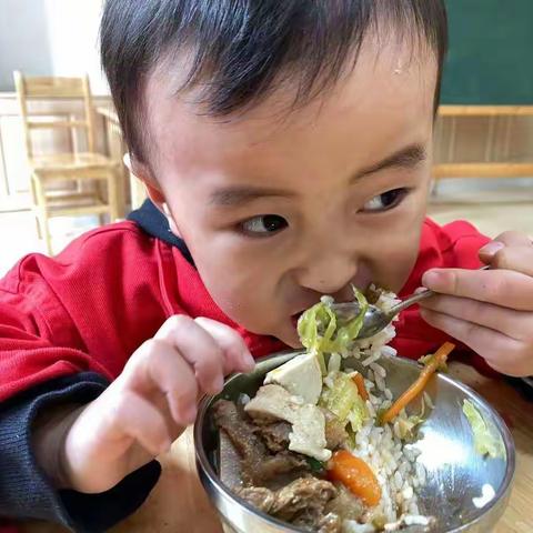 《舌尖上的伟才》玫瑰郡伟オ幼儿园10月第三周食谱