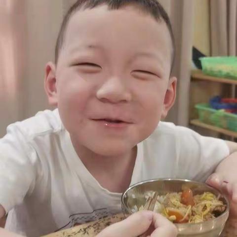 《舌尖上的伟才》玫瑰郡伟オ幼儿园6月第三周食谱。