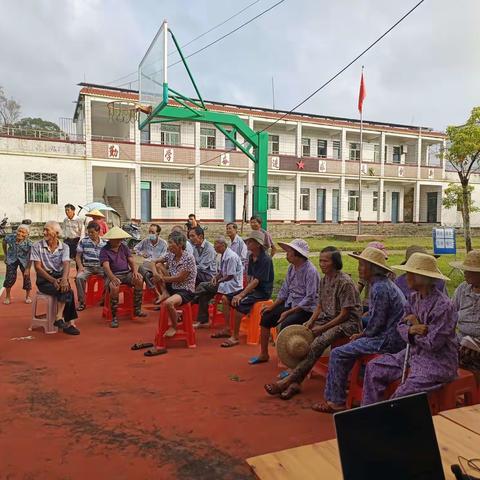 甲子镇卫生院开展2022年老年人免费健康体检工作