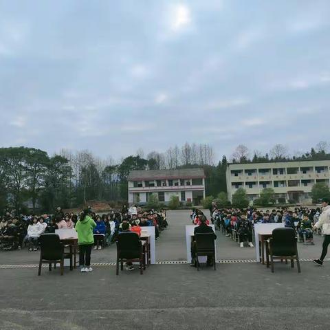 开启梦想，扬帆远航——绥宁县第五中学举行2023年春季开学典礼暨法治讲座进校园