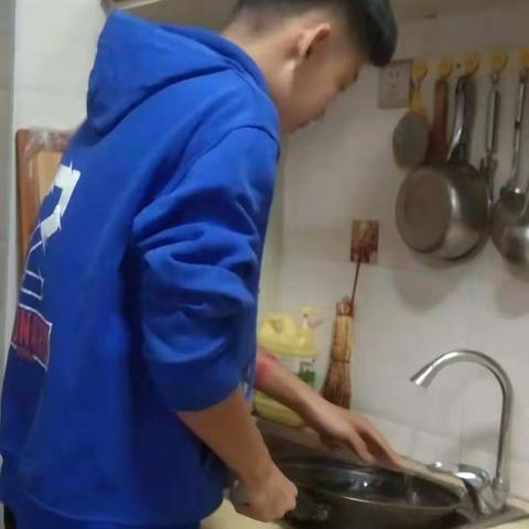 弘扬好家风，孝心献家人
