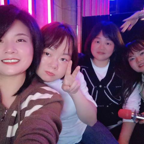 时光不散，我们不老