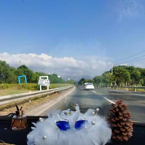 国庆献礼，关爱残障，五(3)中队，爱心绽放！