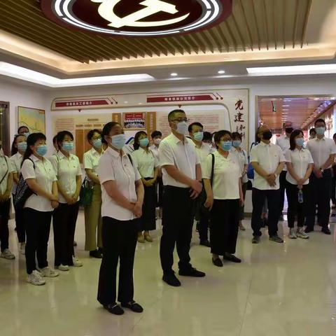 “党建带团建，团建促党建”阳泉日报社团员青年跟随党员干部参观市直机关党员政治生活中心