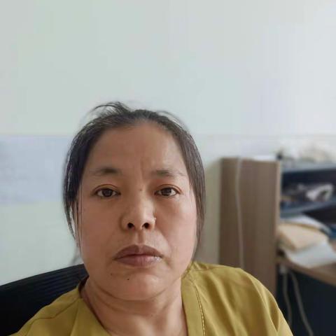 2022年7月1号在办公室自拍！