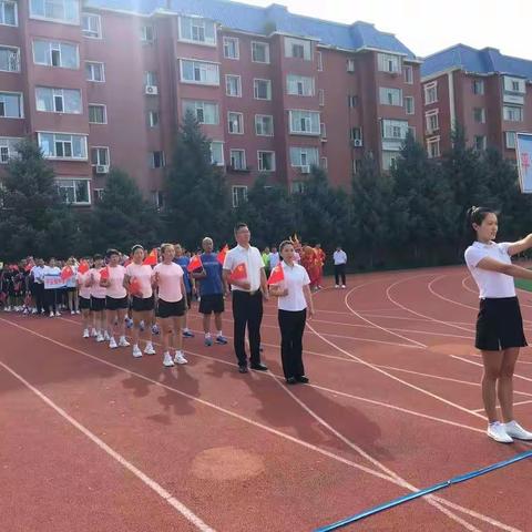 百舸争流展运动风采，奋勇拼搏迸活力铿锵——平台镇中心校参加洮北区教育系统第十五届职工排球赛