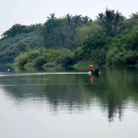 登顶五指山，骑行万泉河
