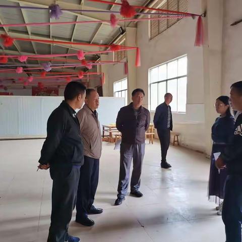昆明市市场监管局王贵平副局长                       带队到阳宗海分局检查指导工作