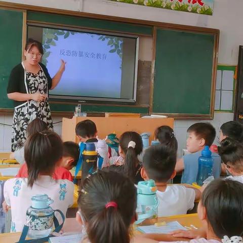 “反恐防暴演练 牢筑安全防线”——察院小学反恐防暴演练