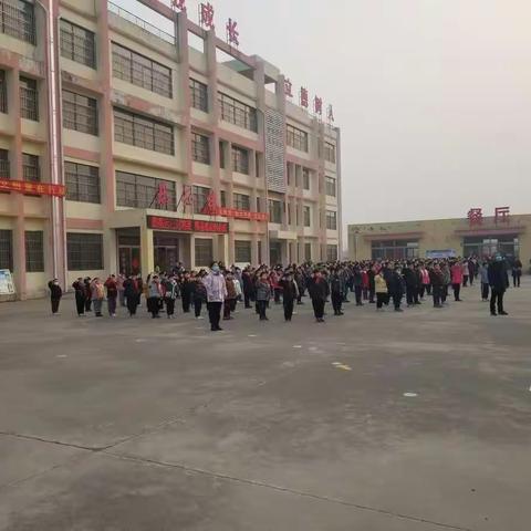 【强镇筑基，教育先行】路虽远行则将至，事虽难做则必成——杨村小学2023年春季开学升旗仪式