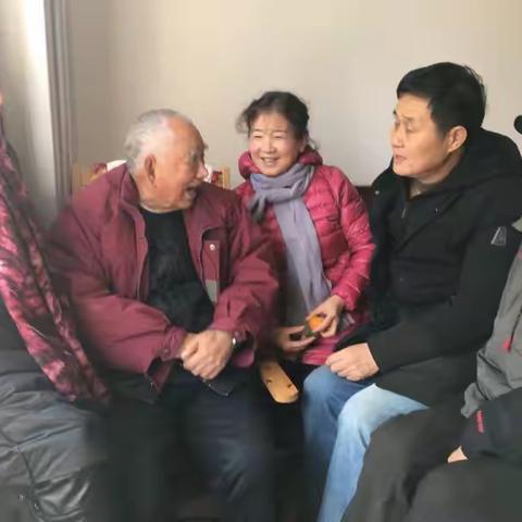五支部慰问部分离退休老同志