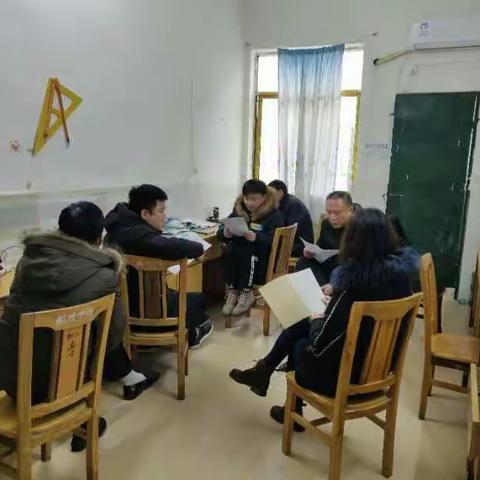 整装待发   扬帆起航                           ——初二年级新学期第一次教研活动报道