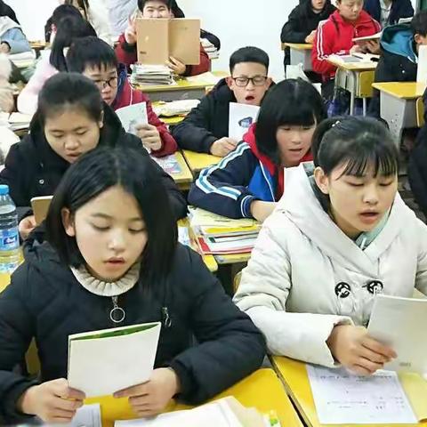 创立特色，初二年级扎实推进学校德育工作