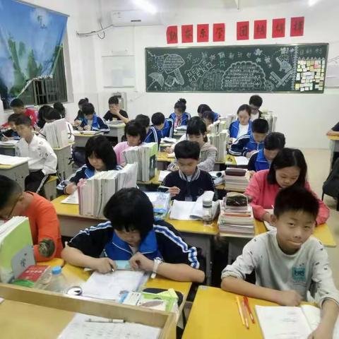 规范仪容仪表  争做文明学生